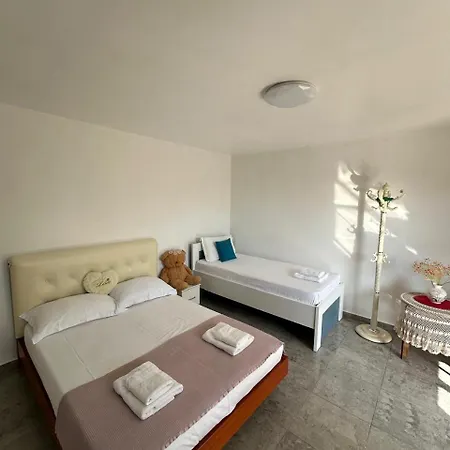 Metaj Flats Saranda